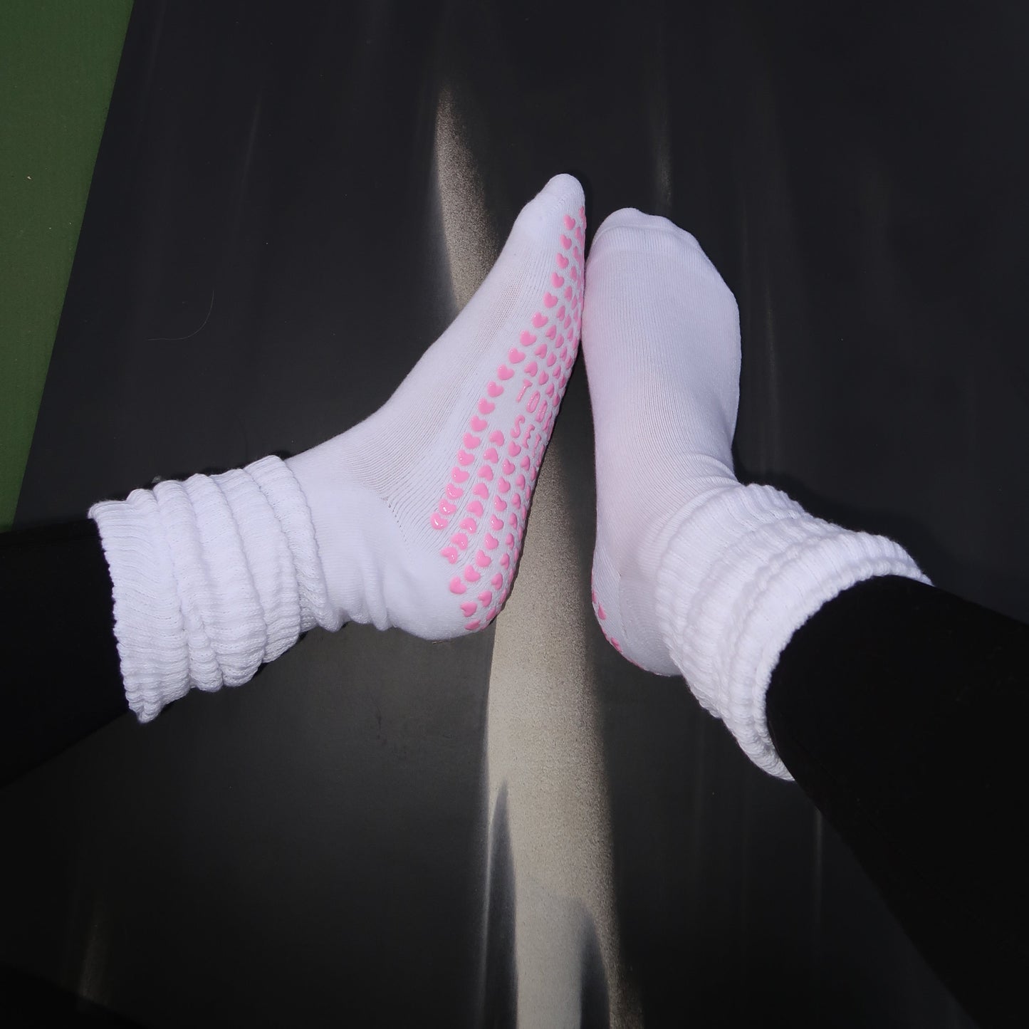 SLOUCH GRIP SOCKS
