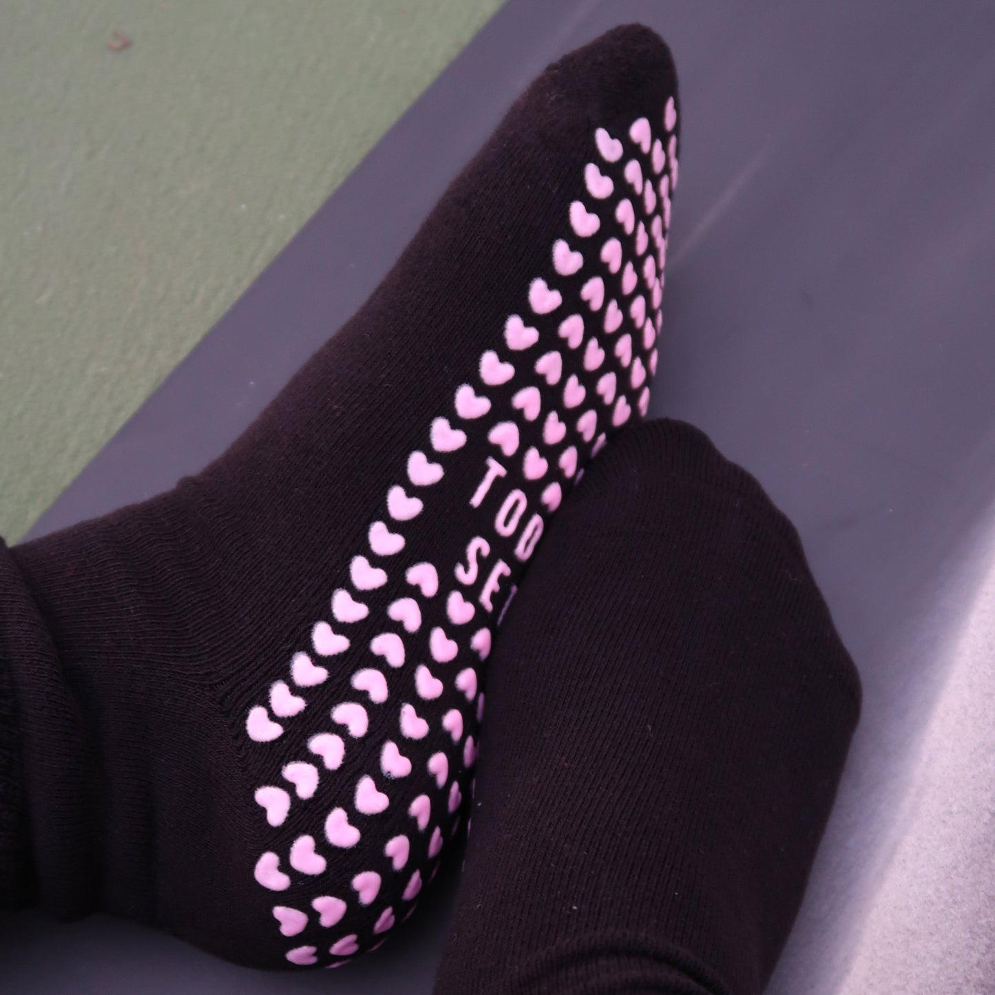 SLOUCH GRIP SOCKS